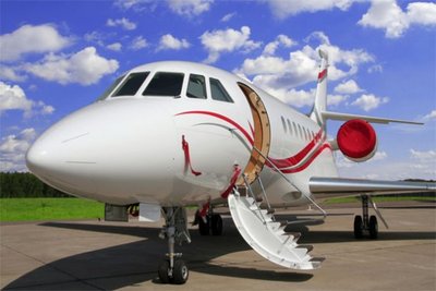 Advantages Of Chartering A Private Jet to Los Angeles International Airport 
