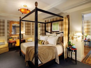 Four Poster Master Bedroom at the Mandarin Oriental